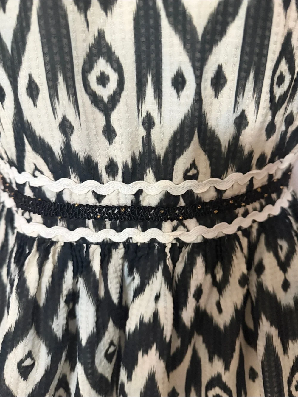 Anthropologie Black & White Ikat V-Neck puff sleeves Peplum Blouse